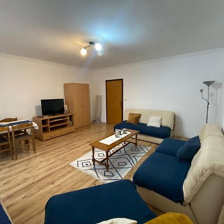 Apartmani Dora Leskovac Лесковац Екстер'єр фото