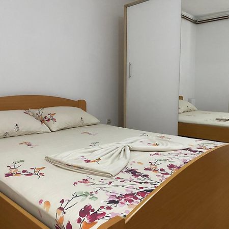 Apartmani Dora Leskovac Лесковац Екстер'єр фото