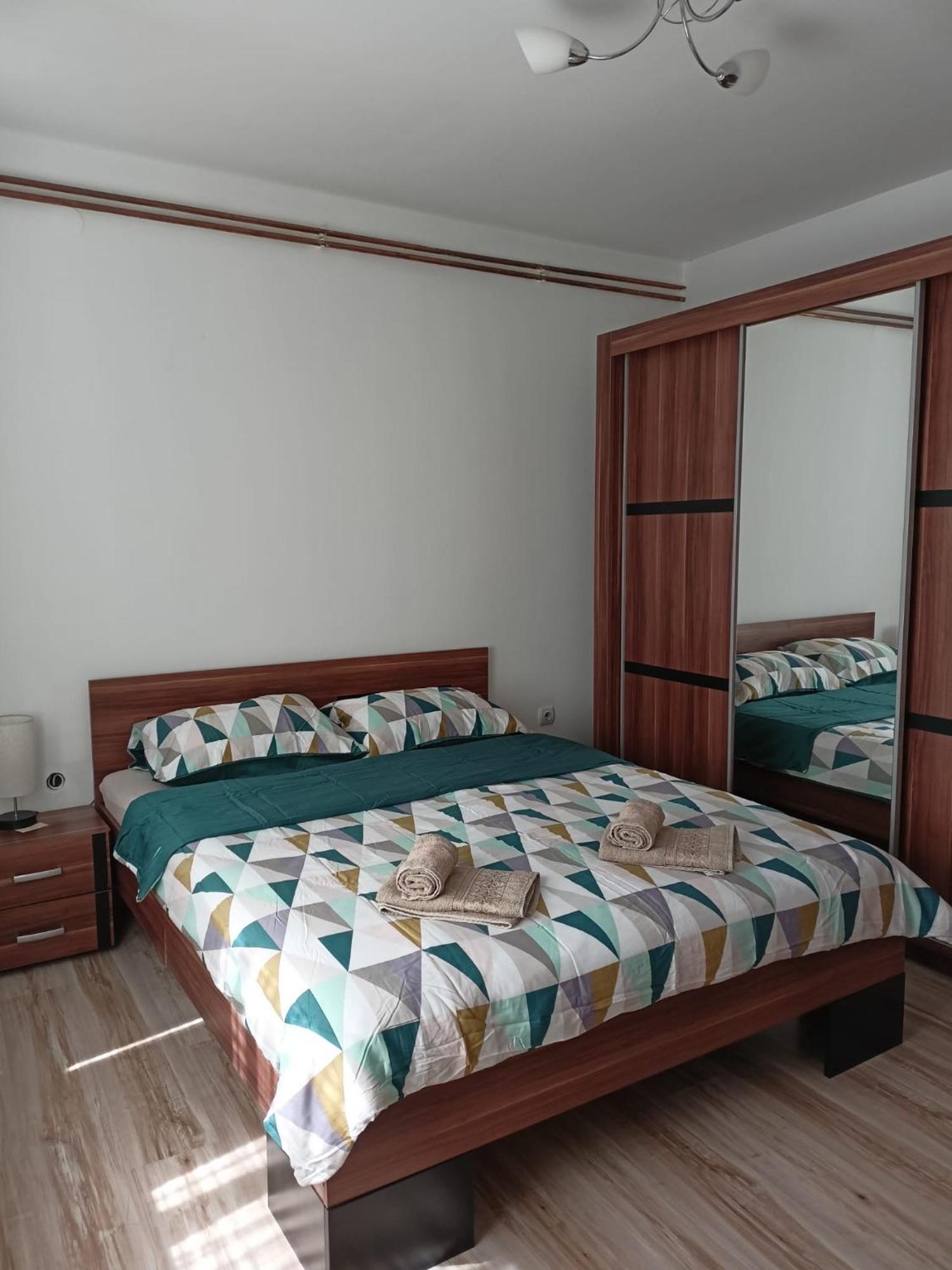 Apartmani Dora Leskovac Лесковац Екстер'єр фото