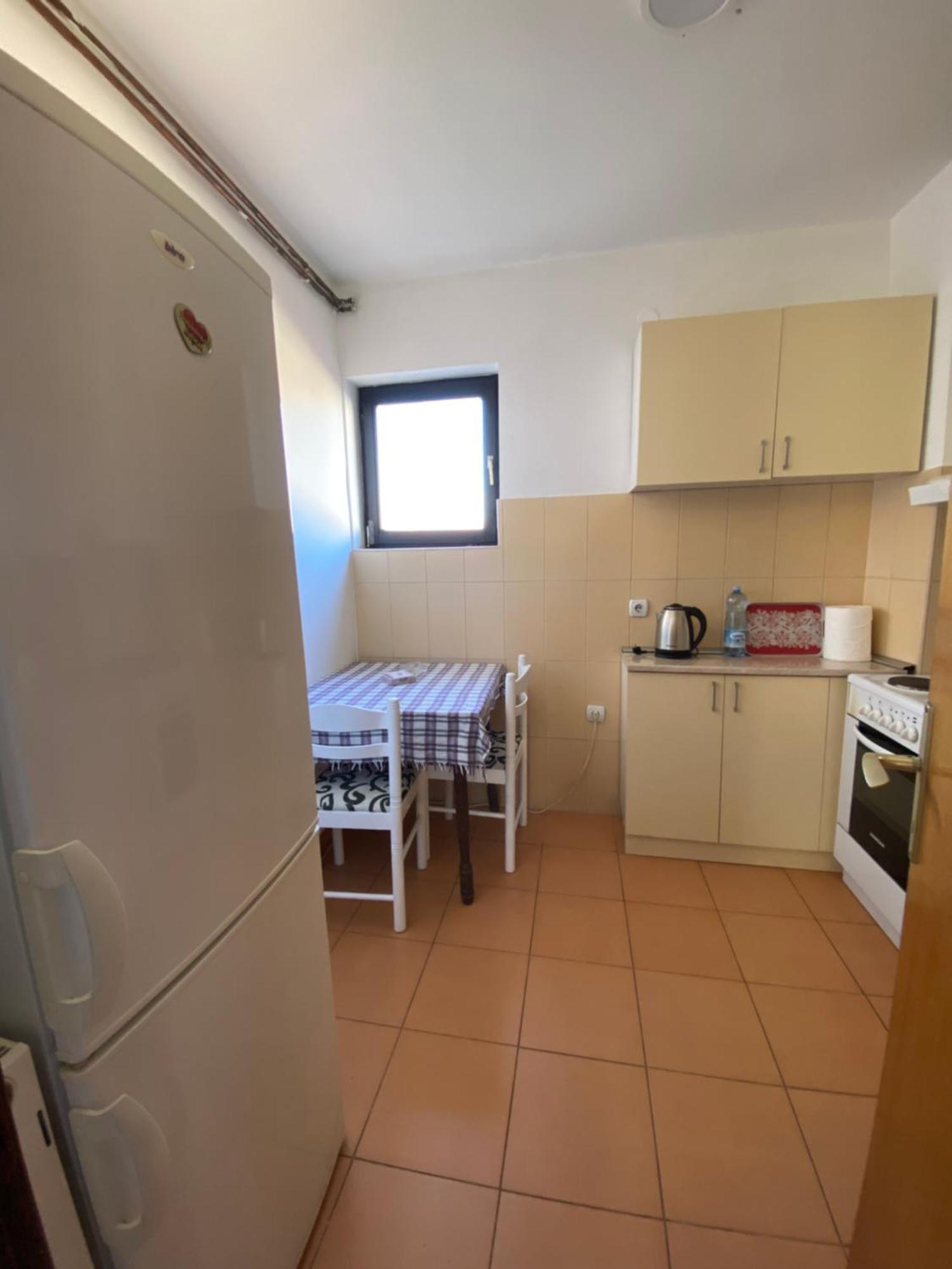 Apartmani Dora Leskovac Лесковац Екстер'єр фото
