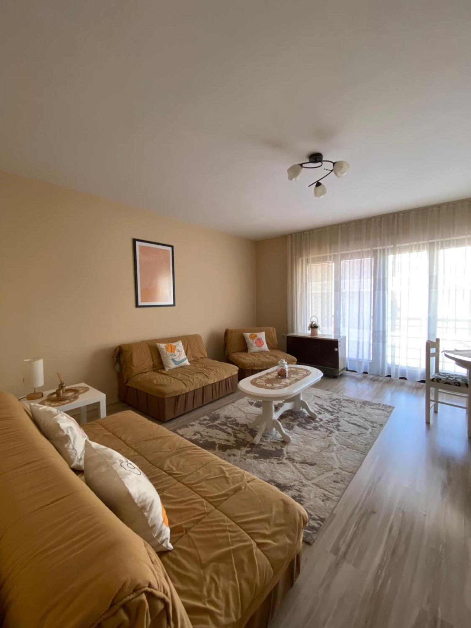 Apartmani Dora Leskovac Лесковац Екстер'єр фото