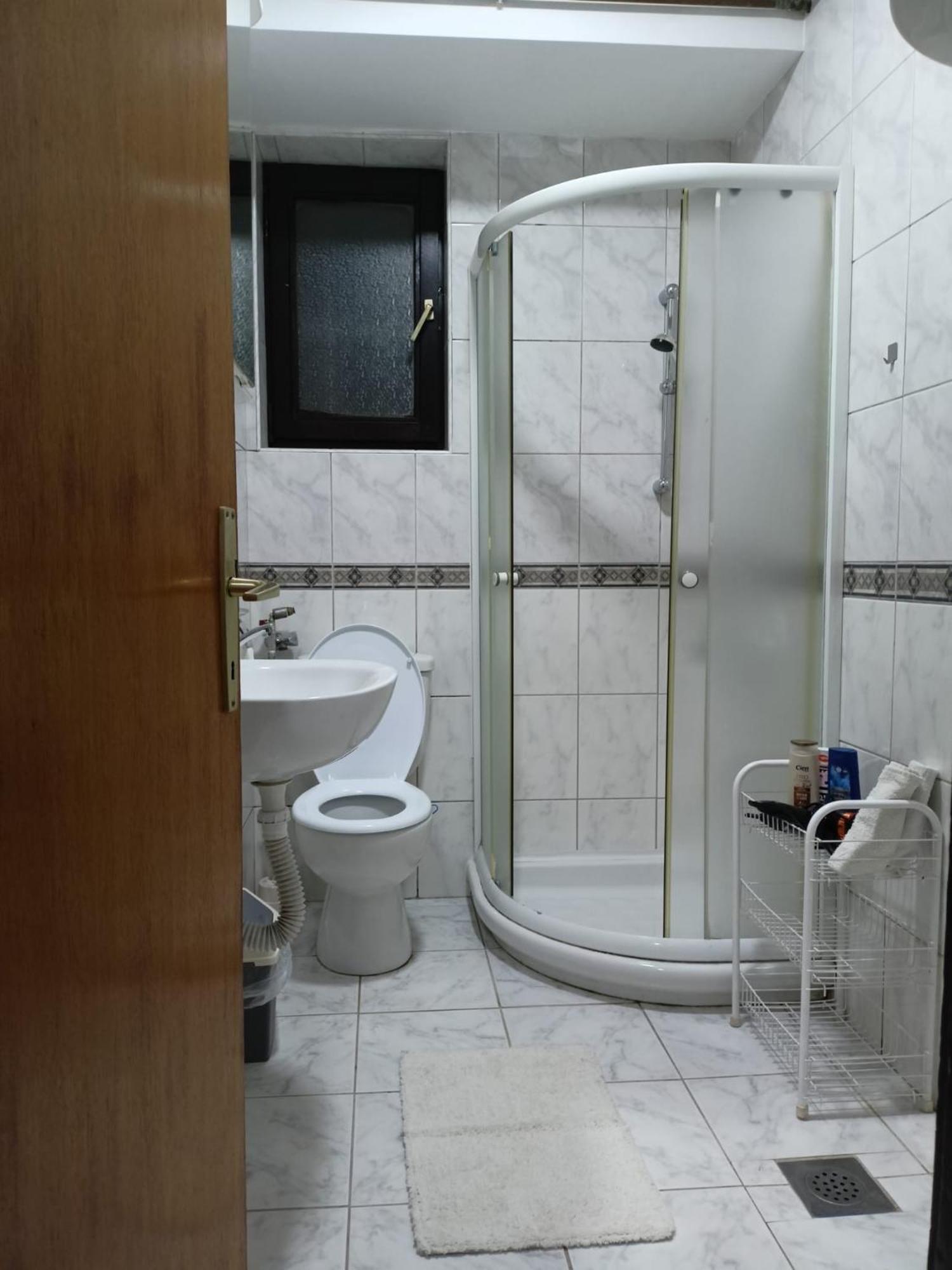 Apartmani Dora Leskovac Лесковац Екстер'єр фото
