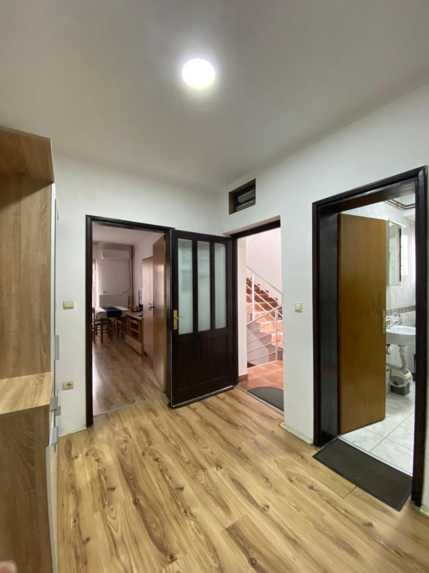 Apartmani Dora Leskovac Лесковац Екстер'єр фото